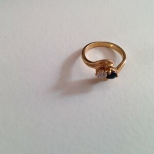bague, doré, noire et blanche
